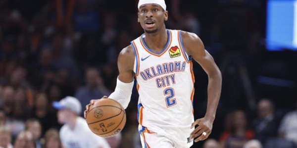 火箭暗中发力！与乌度卡长期绑定，可引来26+6+4巨星？斯通很精明