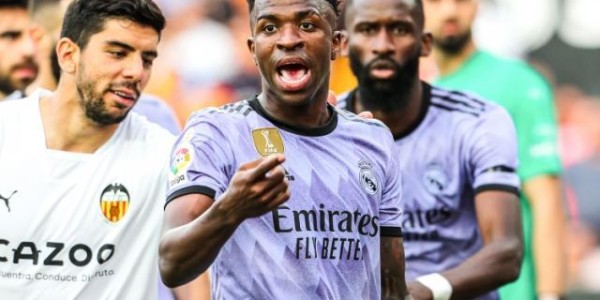 半岛体育-【早报】一周两擒！布莱顿打车成瘾！