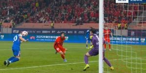 又是他救主！于汉超登场1分钟后就破门，VAR介入认定不越位！