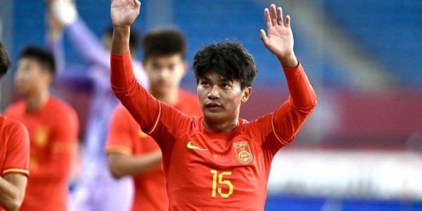 胜算几何❓年轻化国足东亚杯将踢日韩+中国香港，目标保三争二