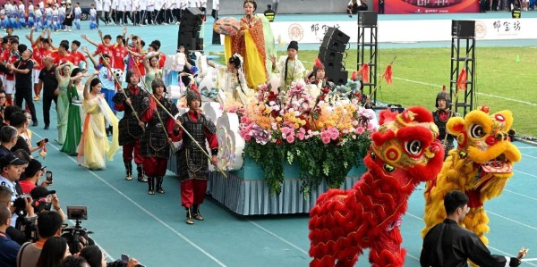 半岛体育在线-2025邯郸U18青少年足球挑战赛开幕