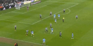 联赛杯半决赛首回合：纽卡0比2曼城