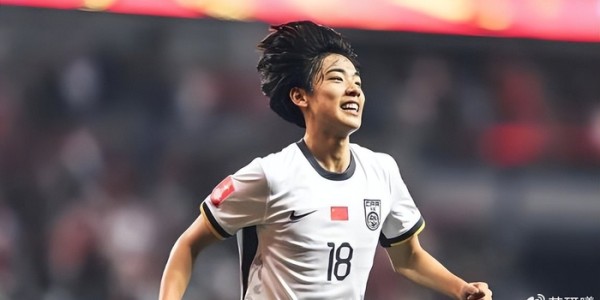 半岛体育-喜讯！大连英博中锋位置迎来首位新晋国脚助阵，上赛季已征服球迷|朱鹏宇|北体大|毕津浩|李国旭_新浪体育_新浪新闻