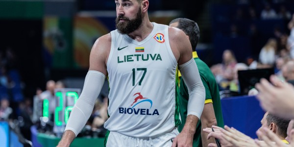 半岛体育-立陶宛主帅盛赞瓦兰与乔库巴蒂斯：国家英雄与篮球灵魂