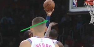 半岛体育在线-小拇指刮到了！海史密斯被吹犯规 热火挑战失败！