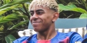 是有资本狂亚马尔17岁德转身价2亿，梅西同龄300万C罗无身价